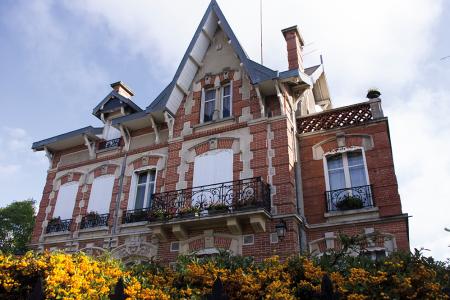 VISITE COMMENTEE DE LA VILLE DE ROMILLYSURSEINE 100 Aube